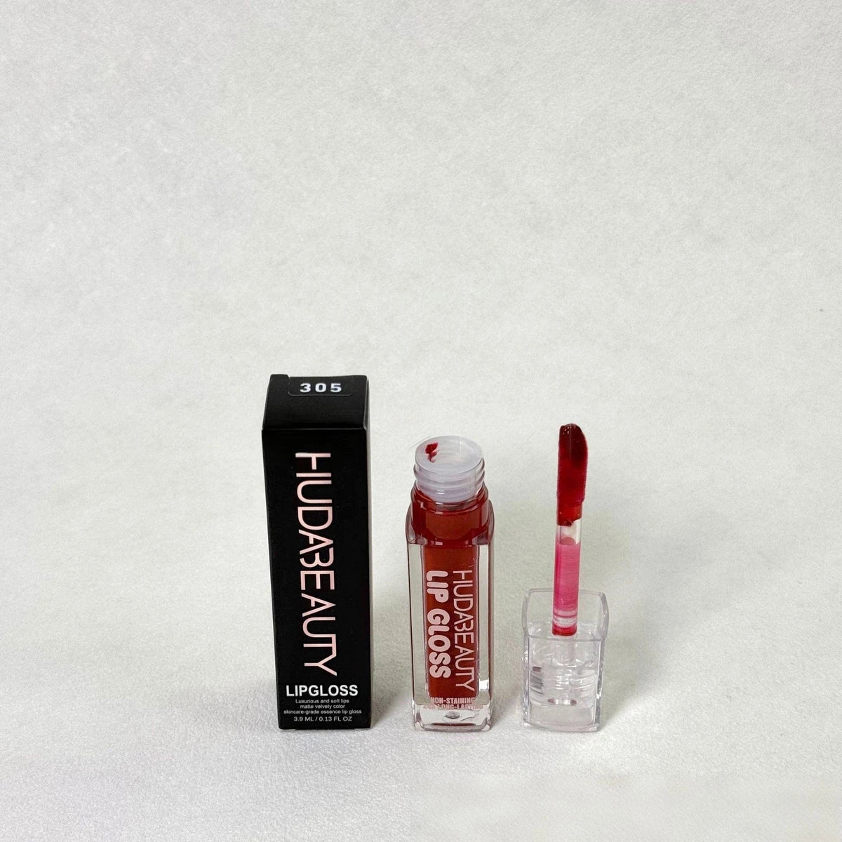 Huda Beauty Moisturizing Mirror Lip Gloss