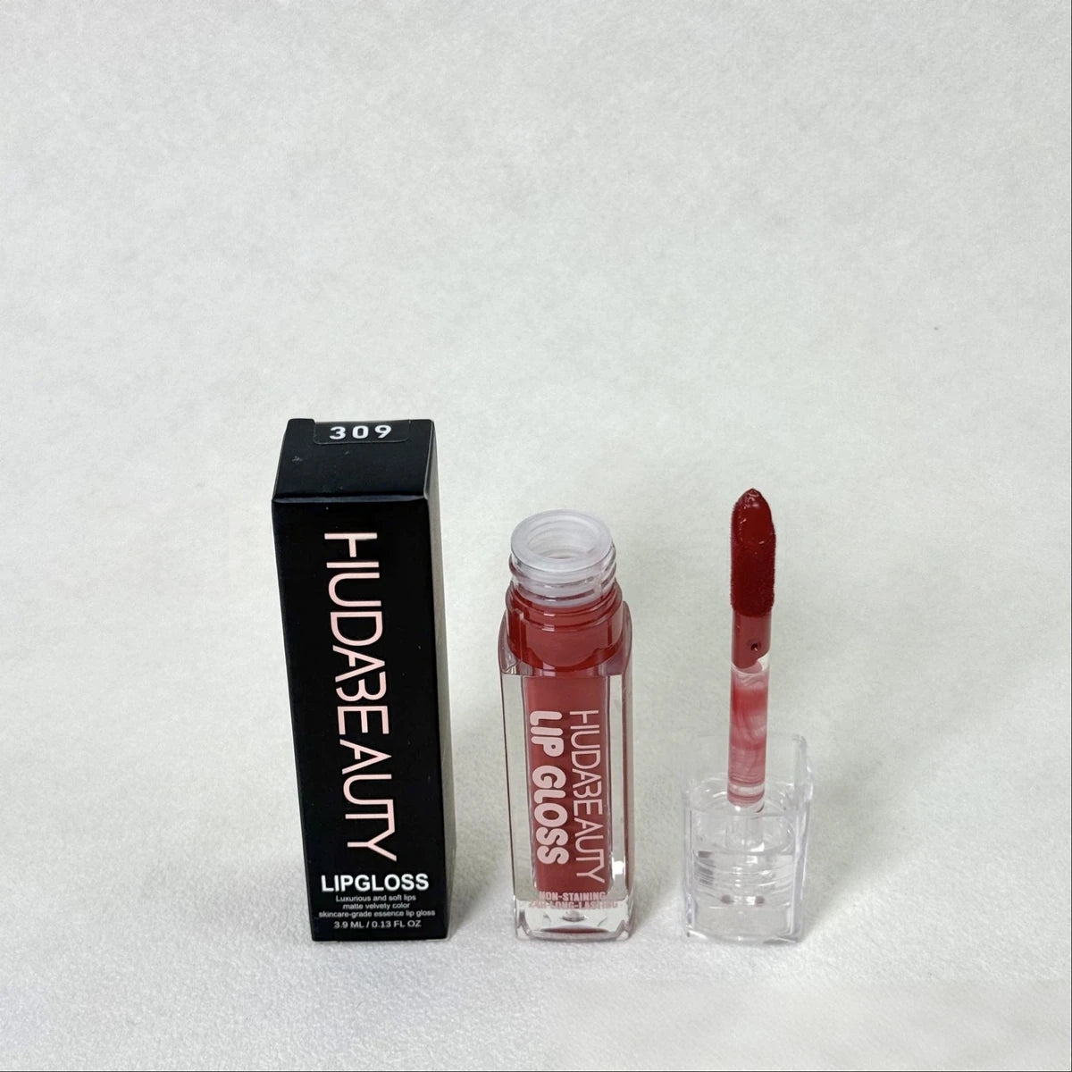 Huda Beauty Moisturizing Mirror Lip Gloss