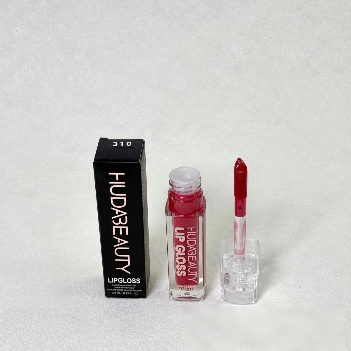 Huda Beauty Moisturizing Mirror Lip Gloss